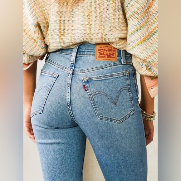 Levi’s Wedgie Straight Stretch Jean Size 28 - Picture 3 of 13